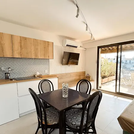 Renovated 2 - Ac And Terrace Appartement Grimaud